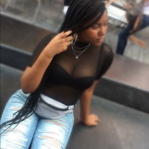 Meet your Posher, Kayana